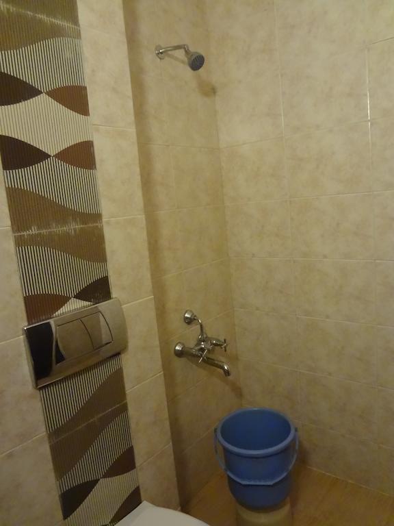Hotel New Rajdarshan 马迪凯里 外观 照片