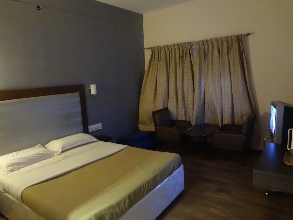 Hotel New Rajdarshan 马迪凯里 客房 照片