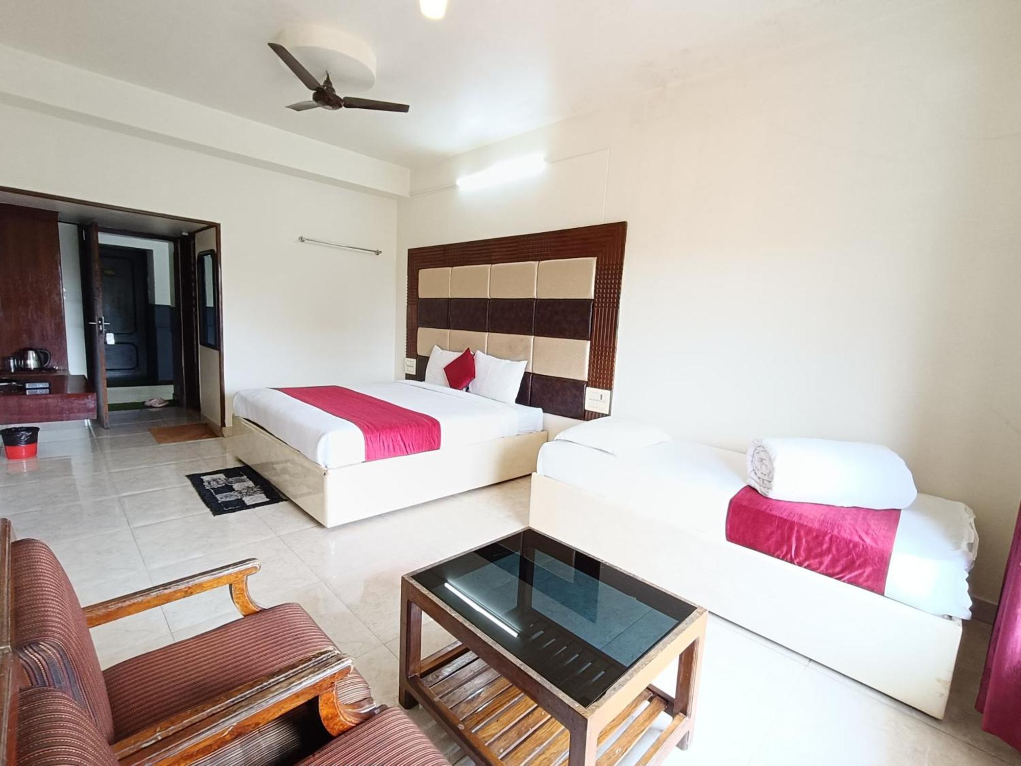 Hotel New Rajdarshan 马迪凯里 外观 照片