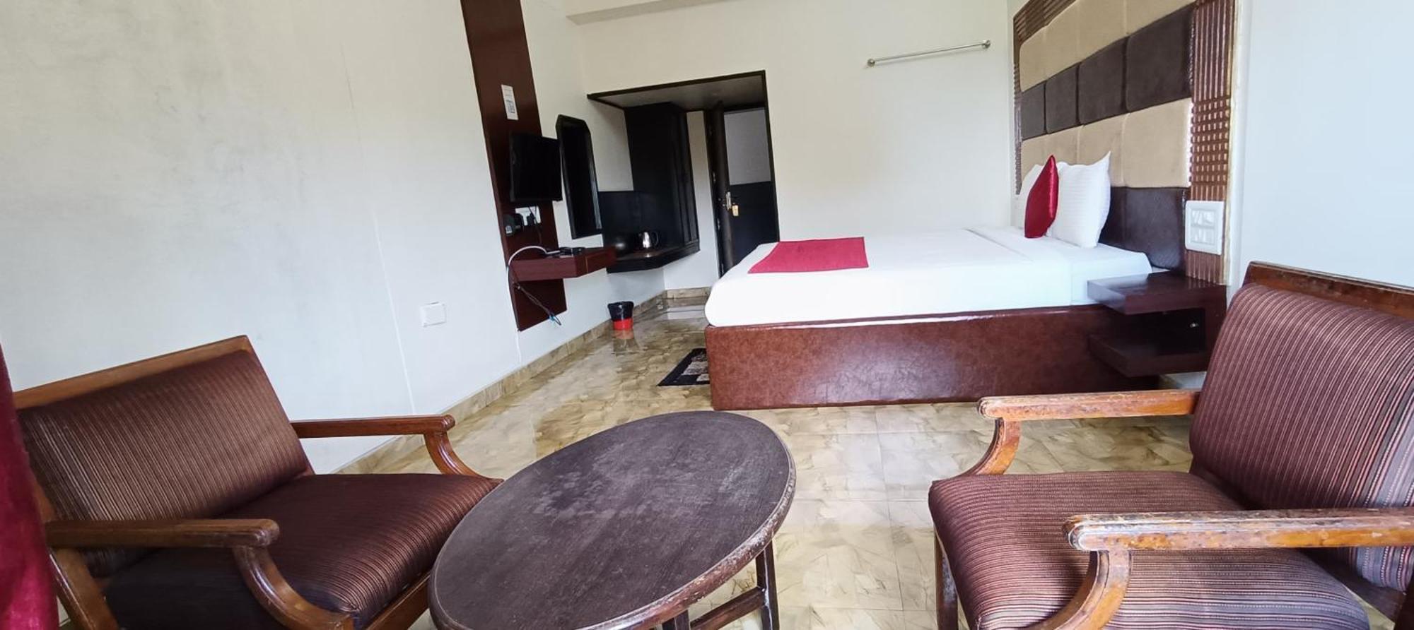 Hotel New Rajdarshan 马迪凯里 外观 照片