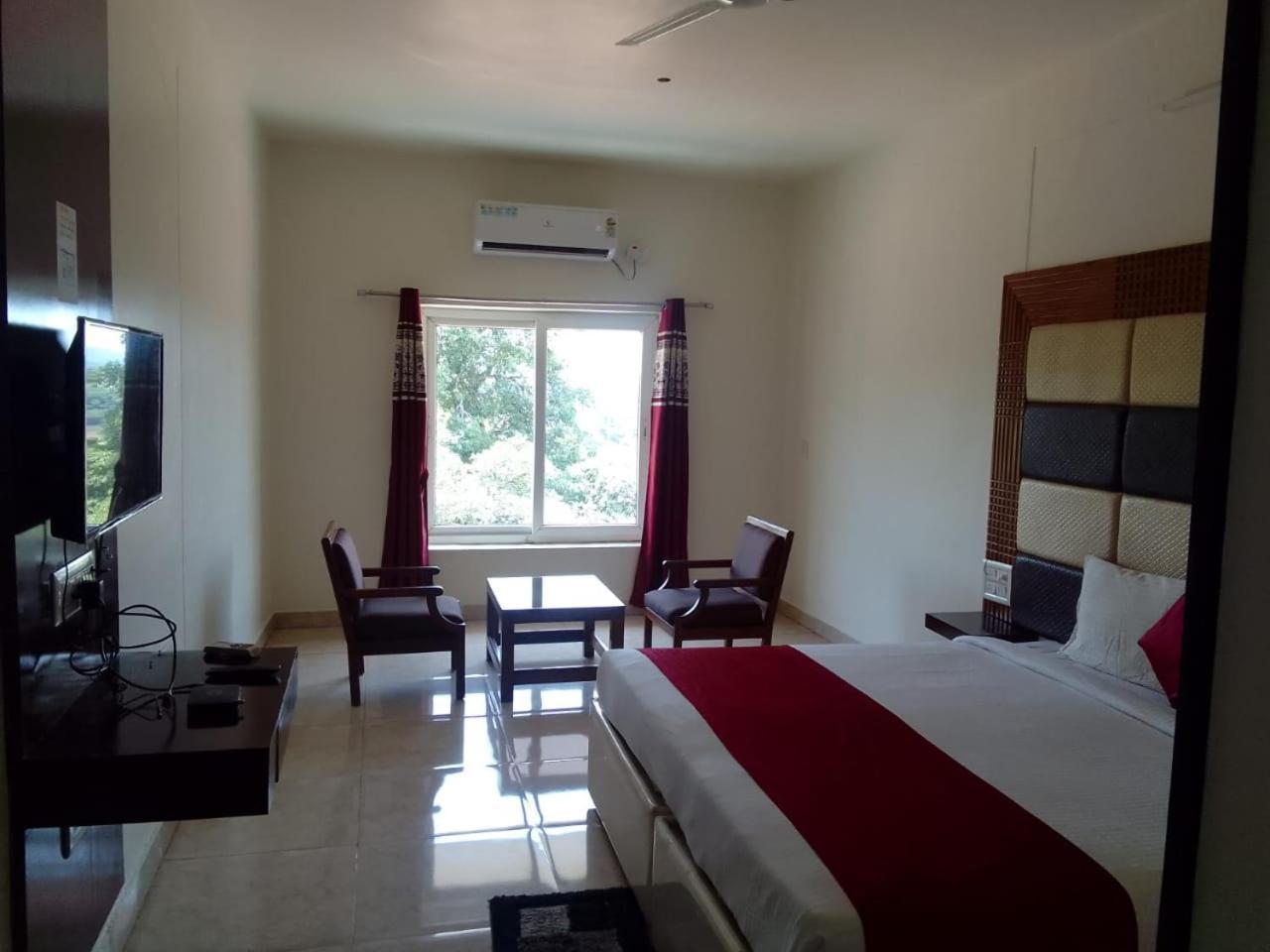 Hotel New Rajdarshan 马迪凯里 外观 照片