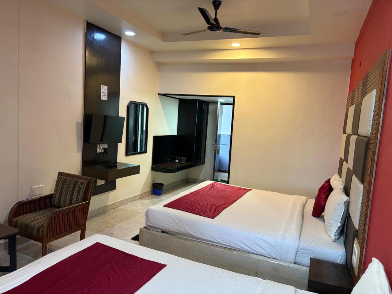 Hotel New Rajdarshan 马迪凯里 外观 照片